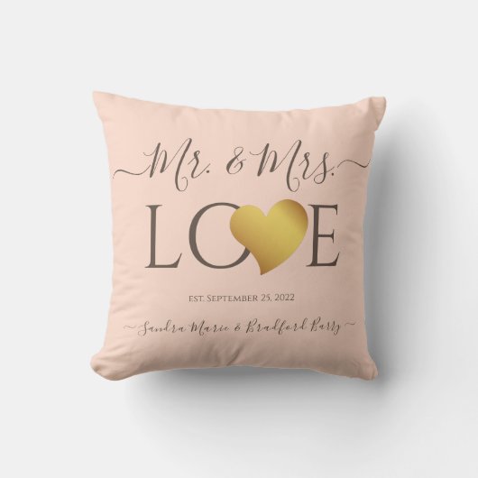 Wedding Black Gold Heart Script Name Mr. und Mrs. Kissen (Vorderseite)