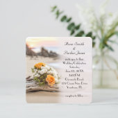 Wedding Bouquet on Beach Driftwood Einladung (Stehend Vorderseite)