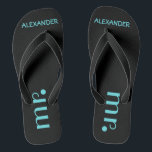 Wedding Bräutigame Herr-Flip Flops | Badesandalen<br><div class="desc">Ein Spaßzusatz zu Ihrem Bestimmungsortstrand oder zu Poolsidehochzeit! Der schwarzen Männer drehen Reinfälle mit dem Wort "Herr" mit dem personalisierten Bräutigamnamen um. Klicken "fertigt ihn" besonders an, um den Schriftart oder die Schriftartfarbe zu ändern, um Ihre Hochzeitsfarben zusammenzubringen. Um zu sehen gefallen zusammenpassende Bräute Reinfälle umzudrehen besichtigen meinen Speicher "die...</div>