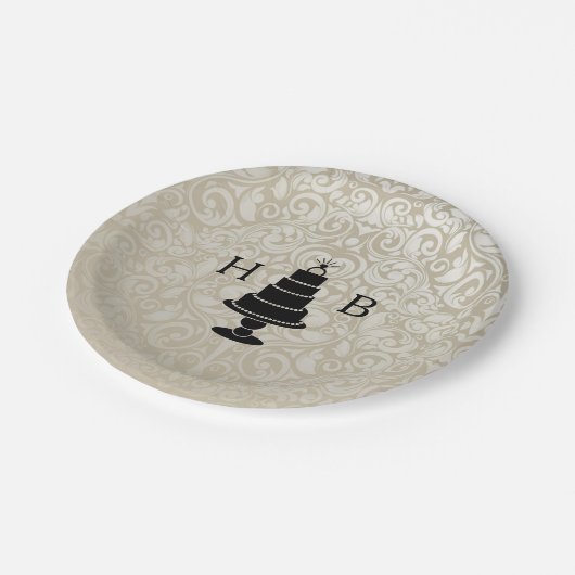 Wedding Cake Monogram Pappteller (Schrägansicht)