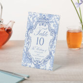 Wedding Crest Blue Floral Elegant Table Number Sockelschild (In SItu)