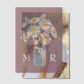 Wedding Daisies Mason Jar Monogram Initials Pink Pergament Einladungen (Versatz (Ehepaar))