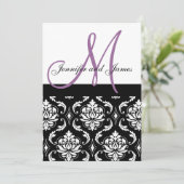 Wedding Einladungen Purple Monogram Names Damask (Stehend Vorderseite)
