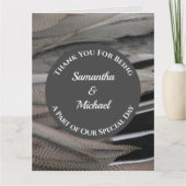 Wedding Gast Dank Gray Feather Wertschätzung Dankeskarte (Vorderseite)