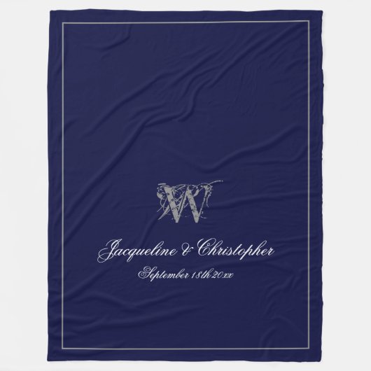 Wedding Gift Monogram Script Newlywed Keepake Fleecedecke (Vorderseite)