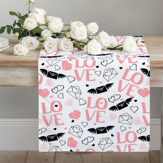 Wedding Gift Table Runner Pink Black Love Text Großer Tischläufer