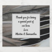 Wedding Guest Black Gray Feather Modern Danke Bierflaschenetikett (Einzelnes Label)