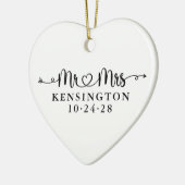 Wedding Heart Arrows Mr. Mrs. Newlywed Foto Keramik Ornament (Links)