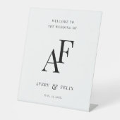 Wedding Monogram Elegant Minimalistisch Willkommen Sockelschild (Vorderseite)