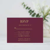 Wedding Monogram Minimalistisch Burgundy Gold RSVP Karte (Stehend Vorderseite)