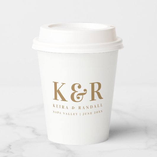 Wedding Monogram Minimalistisch Simple Gold and Wh Pappbecher (Vorderseite)