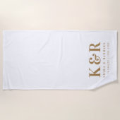 Wedding Monogram Minimalistisch Simple Gold and Wh Strandtuch (Vorderseite)