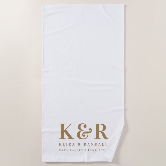 Wedding Monogram Minimalistisch Simple Gold and Wh Strandtuch (Vorderseite)