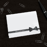 Wedding Party Gefallen Bow Krawatte Monogram Post  Post-it Klebezettel<br><div class="desc">Sie können Ihre Initialen (Ihre eigenen oder die glücklichen Pärchen) über der Krawatte des Bogens hinzufügen. Ein schönes Polterabend für das Happy Couple oder als Dankeschön für alle Mitglieder der Wedding Party</div>