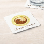 WEDDING PARTY UNTERSETZER. Gold YinYang Tauben Untersetzer (angewinkelt)