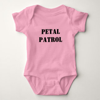Wedding Petal Patrol Brautparty Baby Strampler