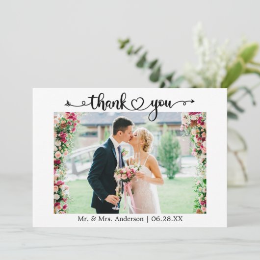 Wedding Photo Calligraphy Script Heart Dankeskarte (Stehend Vorderseite)
