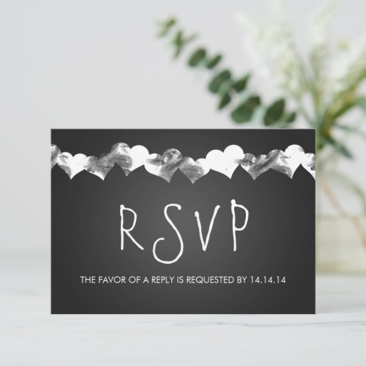 Wedding RSVP Grunge Hearts Black Karte (Stehend Vorderseite)