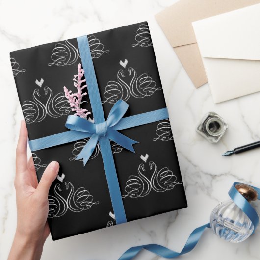 Wedding Swans With a Heart  Geschenkpapier (Schenken)