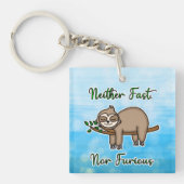 Weder schnell noch zorniger Lazy Sloth auf Baumzwe Schlüsselanhänger (Vorderseite)