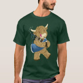Wee Hamish Highland Kuh spielt Bagpipe T-Shirt (Vorderseite)