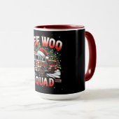 WEE WOO Squad Weihnachtsdesign mit Feuerwehrauto  Tasse (VorderseiteRechts)