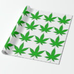 Weed Leaf Christmas Personalisiert Geschenkpapier<br><div class="desc">Das weiße Leaf Weihnachtspapier mit dem grünen Algenblatt auf rotem Hintergrund hebt sich von allen coolen Leuten auf der Weihnachtsliste ab. Manche mögen es für unartig halten,  aber der Weihnachtsmann hält es für schön. Was denkst du,  ist in seiner Pfeife?</div>