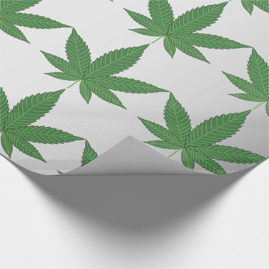 Weed Leaf on Silver Foiled Look Personalized Geschenkpapier (Ecke)
