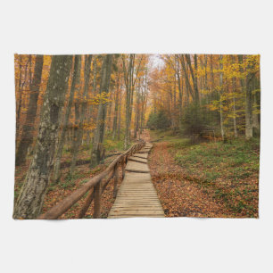 Weg durch den Herbstwald. Geschirrtuch