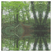 Weg durch die Gemusterte Struktur des grünen Walde Stoff (Nahaufnahme)