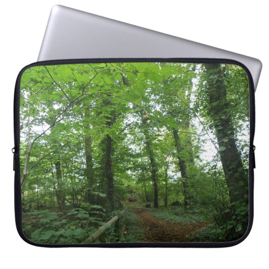 Weg durch die Green Forest Laptop Tasche (Vorderseite)