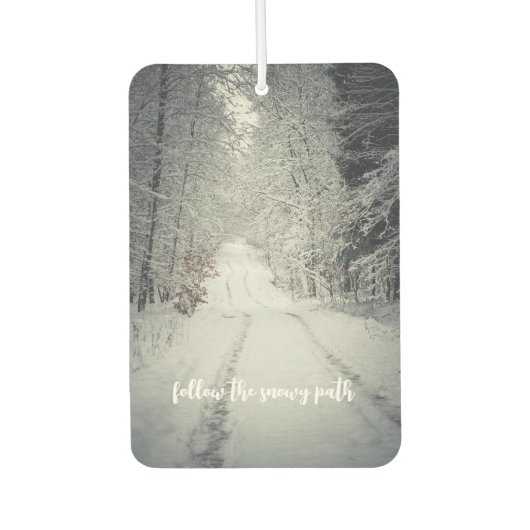 Weg durch einen schneebedeckten Winterwald Autolufterfrischer (Vorderseite)