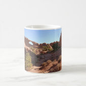 Weg zum Skyline Arch Kaffeetasse (Mittel)