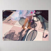 Weibchen in weißem Rosa und grünem Blumenrock und Poster (Vorne)