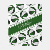 Weiblich-grüner Basketballplatz für Mädchen Fleecedecke (Vorderseite)