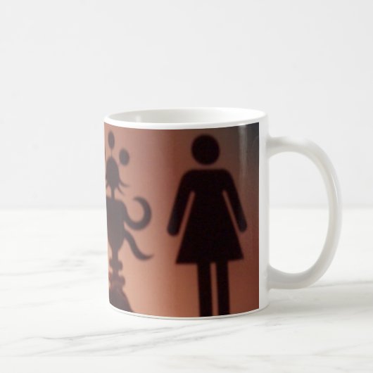 weibliche alien-Tasse Kaffeetasse (Rechts)