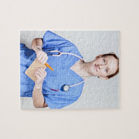 Weibliche Ärztin in Gras Puzzle (Horizontal)