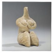Weibliche Figürchen in der Halaf Art, c.4500 BC Fliese (Vorderseite)