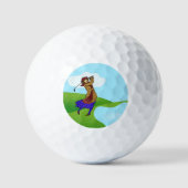 Weibliche Golfer, die über Wassergefahr fahren Golfball (Vorderseite)