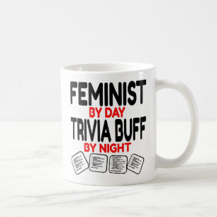 Weibliche Lieben, die Trivia spielen Kaffeetasse