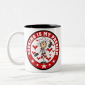 Weiblicher Koch, der Leidenschafts-Tasse kocht Zweifarbige Tasse (Links)