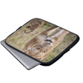 Weiblicher Löwe mit Kübel Laptopschutzhülle (Vorne Knopf)