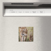 Weiblicher Löwe mit Kübel Magnet (In Situ (Geschirrspüler))