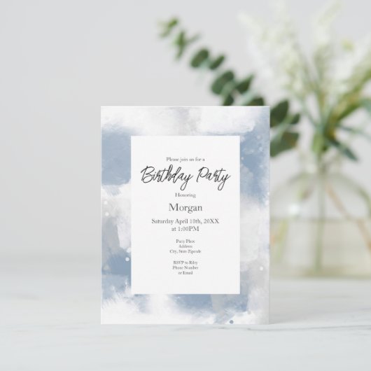 Weich blaue, graue und weiße Abstrakte Pinselstric Einladung (Stehend Vorderseite)