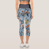 Weich blaues Bohemisches Blumenwasser Capri Leggings (Rückseite)