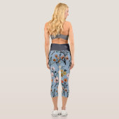 Weich blaues Bohemisches Blumenwasser Capri Leggings (Rückseite)