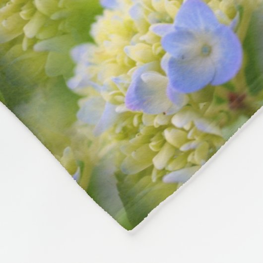 Weich blaues Hydrangea-Blume Naturmuster Fleecedecke (Ecke)