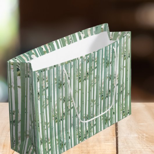 Weich grün mit weißen Blume Geschenktüte