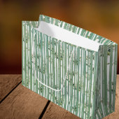 Weich grün mit weißen Blume Geschenktüte