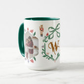 Weich-Nutcracker-Monogramm und Foto-grüner Bow Tasse (Vorderseite Links)